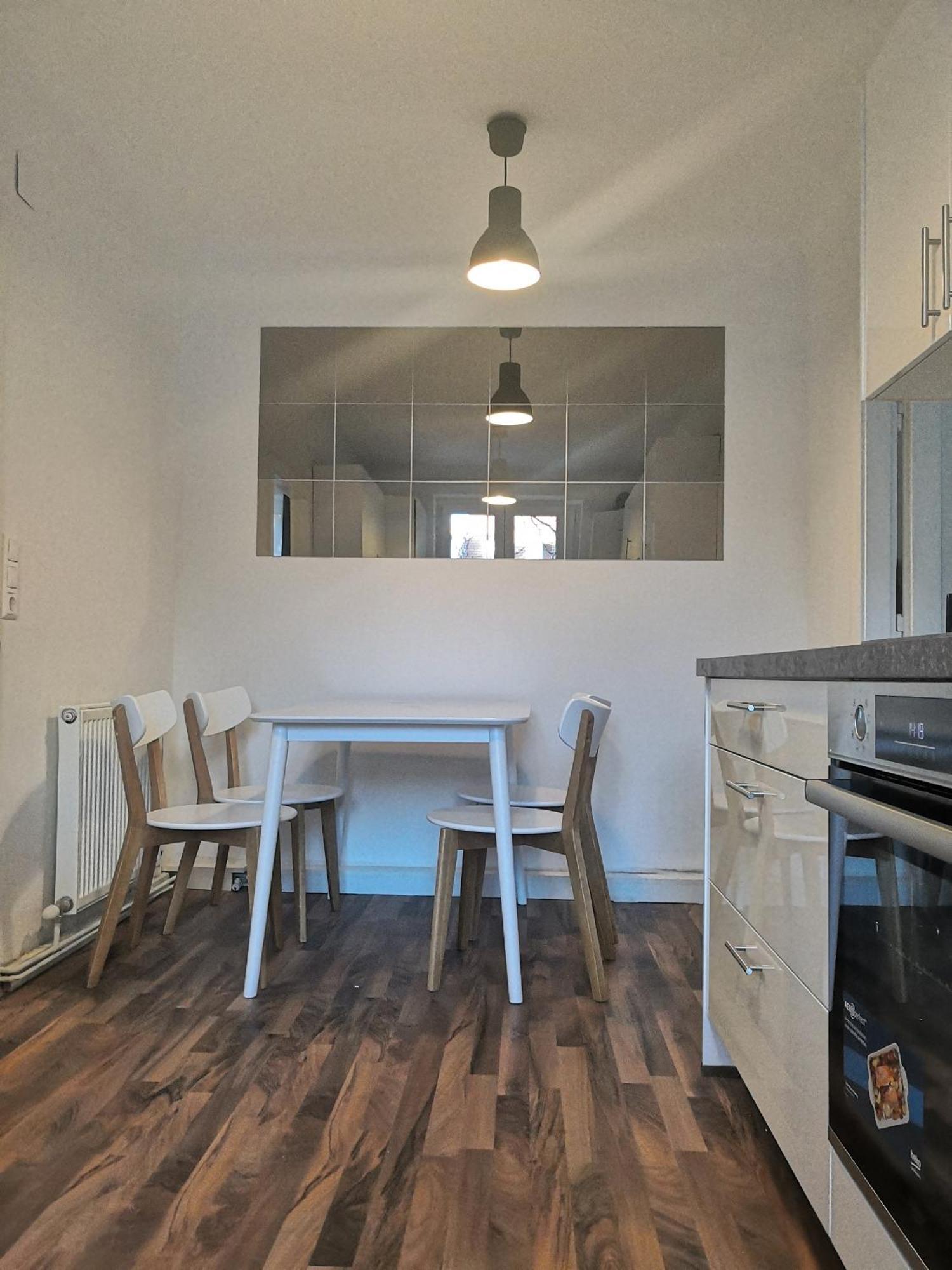 Central - 2 Bdrm * Wien